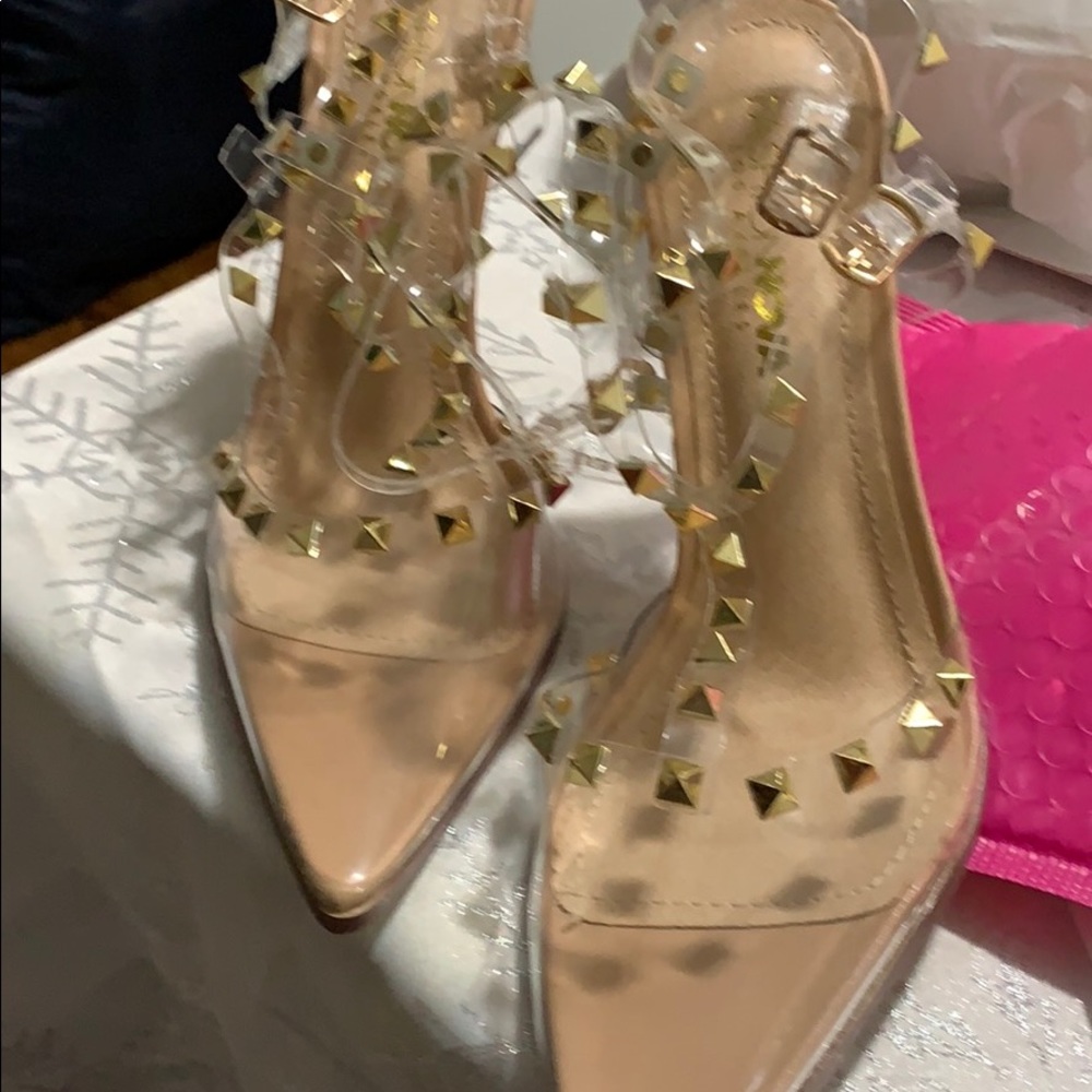 Shoe - Picture 2 of 4